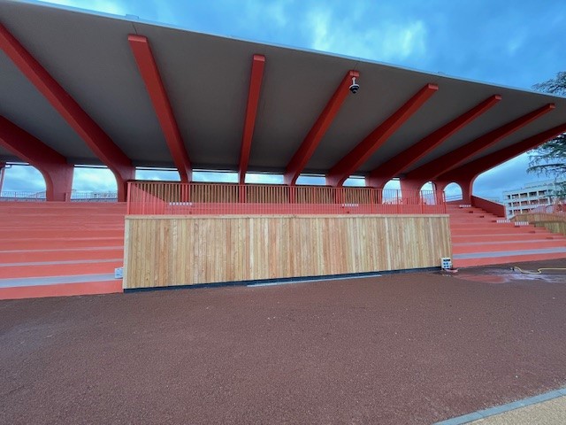 Tribune après travaux